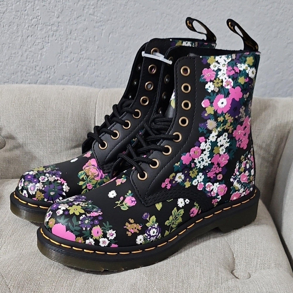 1460 Women's Vintage Floral Leather Lace Up Boots